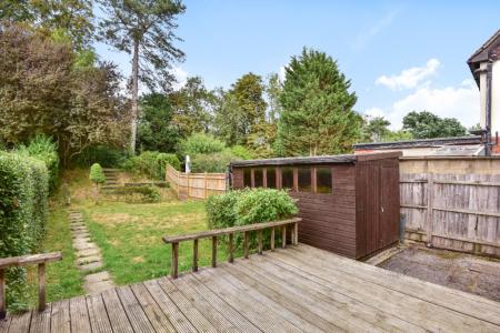 4 bedroom Semi-detached house to let in Beech Grove, Guildford, GU2