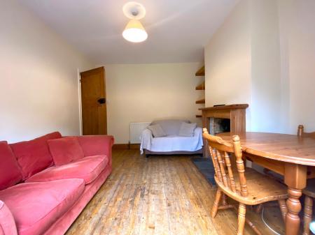 4 bedroom Semi-detached house to let in Beech Grove, Guildford, GU2