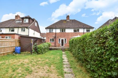 4 bedroom Semi-detached house to let in Beech Grove, Guildford, GU2