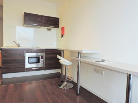 1 bedroom Studio flat to let in Guildford Park Road, Guildford, GU2