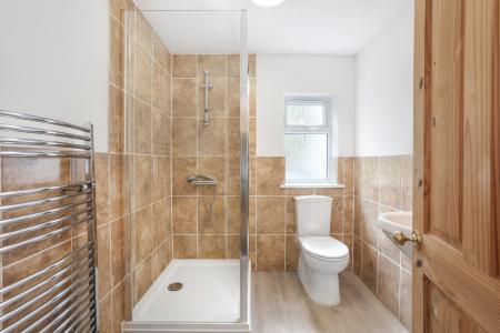 4 bedroom Semi-detached house to let in Dapdune Rd, Guildford, GU1