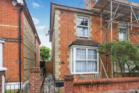 4 bedroom Semi-detached house to let in Dapdune Rd, Guildford, GU1