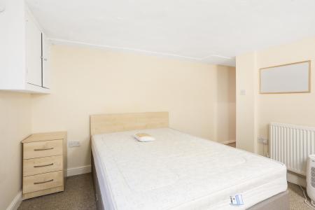 4 bedroom Semi-detached house to let in Dapdune Rd, Guildford, GU1