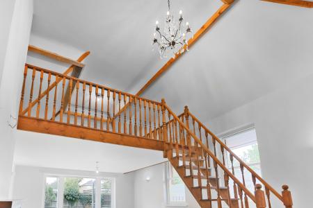 5 bedroom Semi-detached house to let in Guildford Road, Bisley, GU24