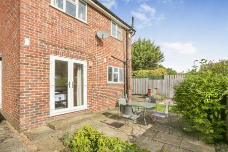 4 bedroom Detached house to let in Northway, Guildford, GU2