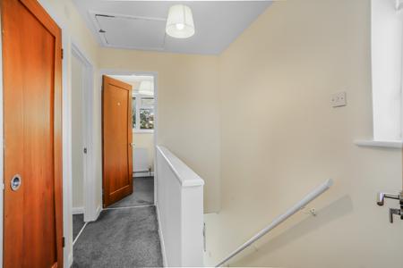 4 bedroom Detached house to let in Northway, Guildford, GU2