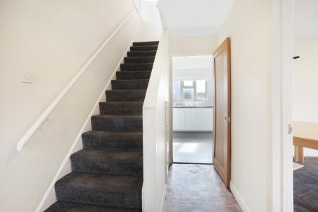 4 bedroom Detached house to let in Northway, Guildford, GU2