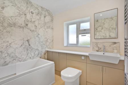 3 bedroom Terraced House to let in Southway, Guildford, GU2