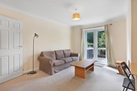 3 bedroom Terraced House to let in Southway, Guildford, GU2