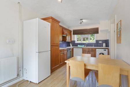 3 bedroom Terraced House to let in Southway, Guildford, GU2