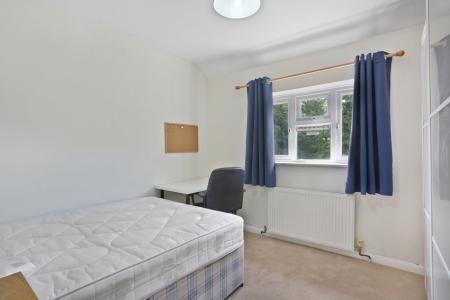 3 bedroom Terraced House to let in Southway, Guildford, GU2