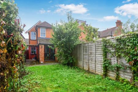 2 bedroom Detached house to let in Springfield Rd, Guildford, GU1
