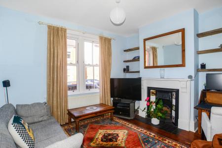 2 bedroom Detached house to let in Springfield Rd, Guildford, GU1