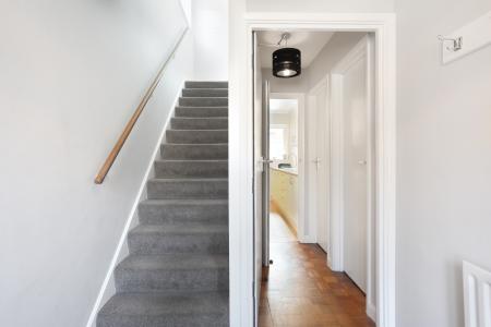 5 bedroom Semi-detached house to let in St Johns Rd, Guildford, GU2