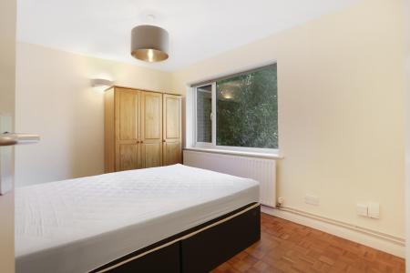 5 bedroom Semi-detached house to let in St Johns Rd, Guildford, GU2