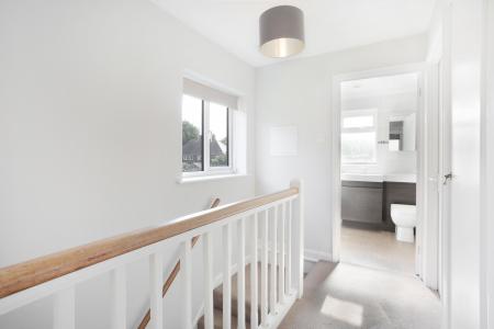 5 bedroom Semi-detached house to let in St Johns Rd, Guildford, GU2