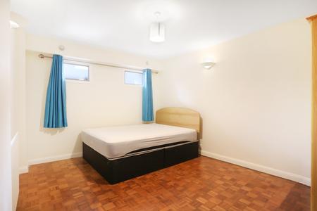 5 bedroom Semi-detached house to let in St Johns Rd, Guildford, GU2