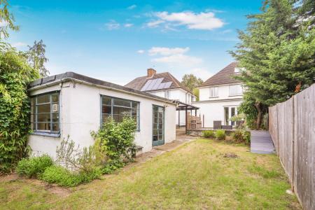 6 bedroom Semi-detached house to let in Weston Rd, Guildford, GU2