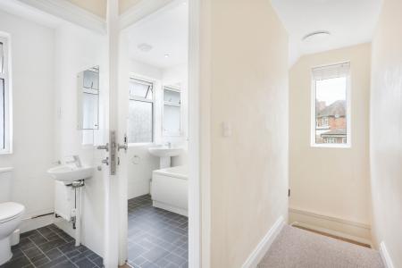 6 bedroom Semi-detached house to let in Weston Rd, Guildford, GU2