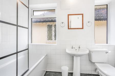 4 bedroom Semi-detached house to let in Weston Road, Guildford, GU2