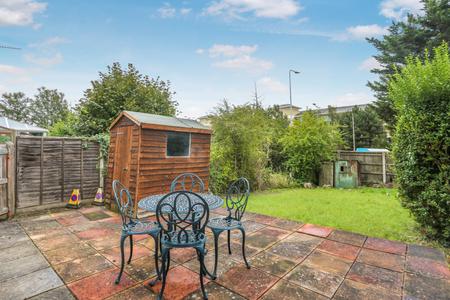 4 bedroom Semi-detached house to let in Weston Road, Guildford, GU2