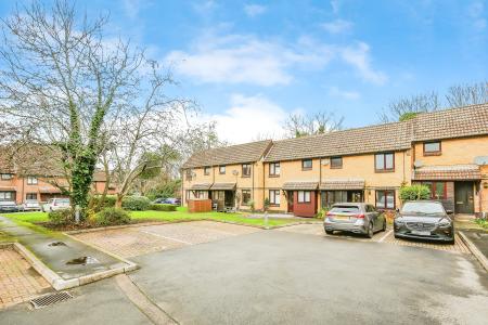 1 bedroom Terraced House to let in Weybrook Drive, Burpham, Guildford, GU4
