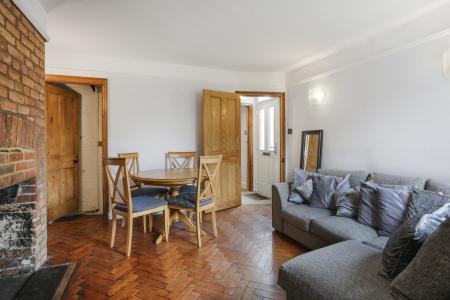 4 bedroom Semi-detached house to let in Park Road, Guildford, GU1