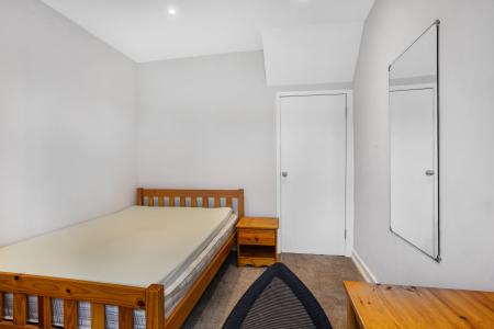 4 bedroom Semi-detached house to let in Park Road, Guildford, GU1