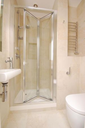 2 bedroom Flat to let in Farnham Rd, Town Centre, Guildford, GU2