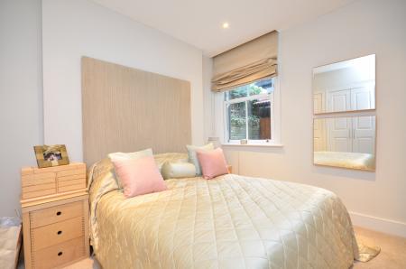 2 bedroom Flat to let in Farnham Rd, Town Centre, Guildford, GU2