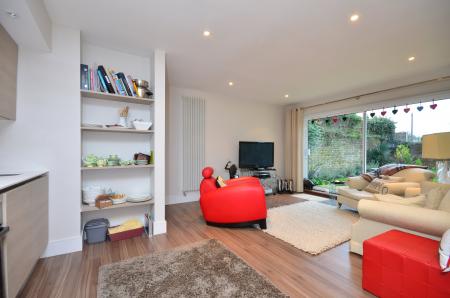 2 bedroom Flat to let in Farnham Rd, Town Centre, Guildford, GU2