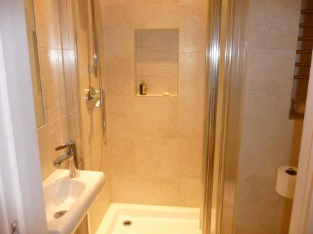 2 bedroom Flat to let in Farnham Rd, Town Centre, Guildford, GU2