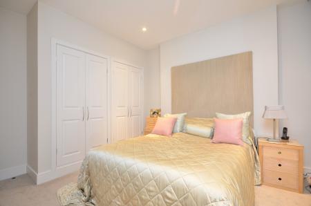 2 bedroom Flat to let in Farnham Rd, Town Centre, Guildford, GU2