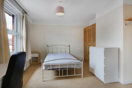 3 bedroom Maisonette to let in Bray Rd, Guildford, GU2