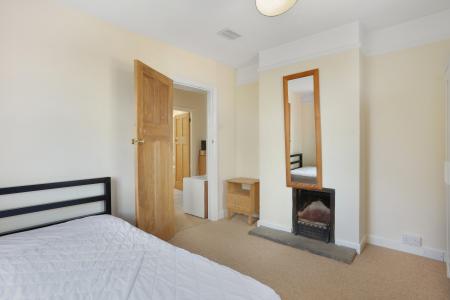 3 bedroom Maisonette to let in Bray Rd, Guildford, GU2