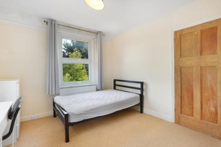 3 bedroom Maisonette to let in Bray Rd, Guildford, GU2