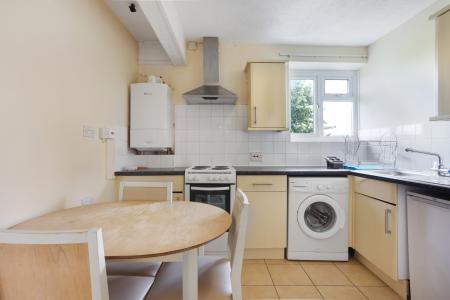 3 bedroom Maisonette to let in Bray Rd, Guildford, GU2