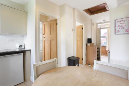 3 bedroom Maisonette to let in Bray Rd, Guildford, GU2