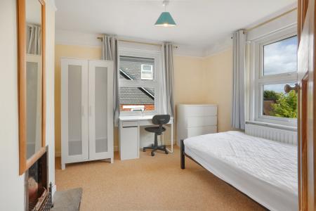 3 bedroom Maisonette to let in Bray Rd, Guildford, GU2