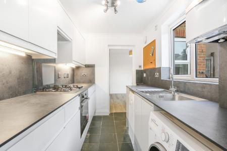 4 bedroom Semi-detached house to let in Dapdune Road, Town Centre, Guildford, GU1