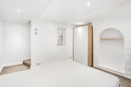 4 bedroom Semi-detached house to let in Dapdune Road, Town Centre, Guildford, GU1