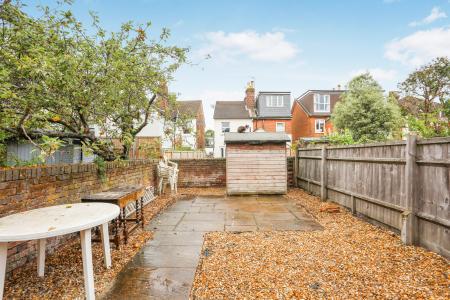 4 bedroom Semi-detached house to let in Dapdune Road, Town Centre, Guildford, GU1