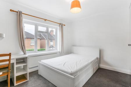 4 bedroom Semi-detached house to let in Dapdune Road, Town Centre, Guildford, GU1