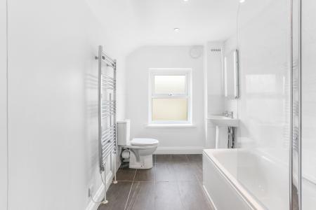 4 bedroom Semi-detached house to let in Dapdune Road, Town Centre, Guildford, GU1