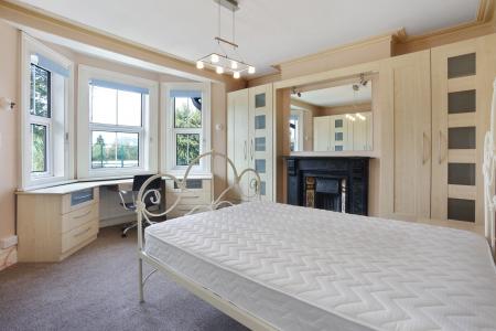 6 bedroom Semi-detached house to let in Woodbridge Road, Town Centre, Guildford, GU1