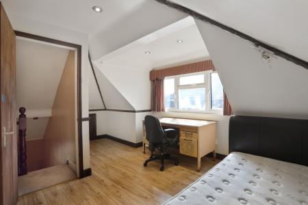 6 bedroom Semi-detached house to let in Woodbridge Road, Town Centre, Guildford, GU1