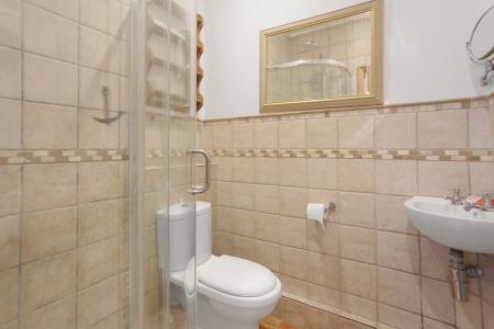 6 bedroom Semi-detached house to let in Woodbridge Road, Town Centre, Guildford, GU1