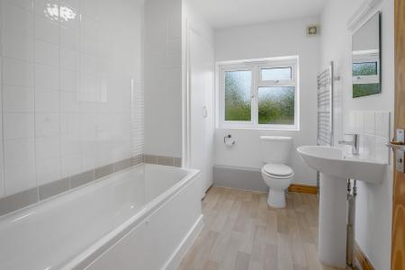 1 bedroom Flat for sale in Hornbeam Road, Bellfields, Guildford, GU1
