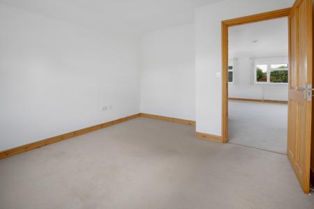 1 bedroom Flat for sale in Hornbeam Road, Bellfields, Guildford, GU1