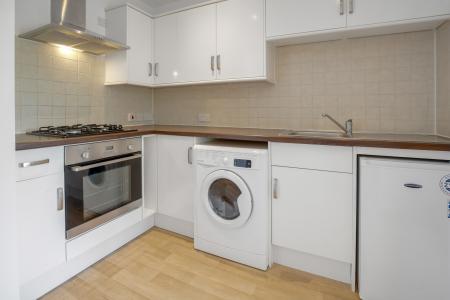 1 bedroom Flat for sale in Hornbeam Road, Bellfields, Guildford, GU1